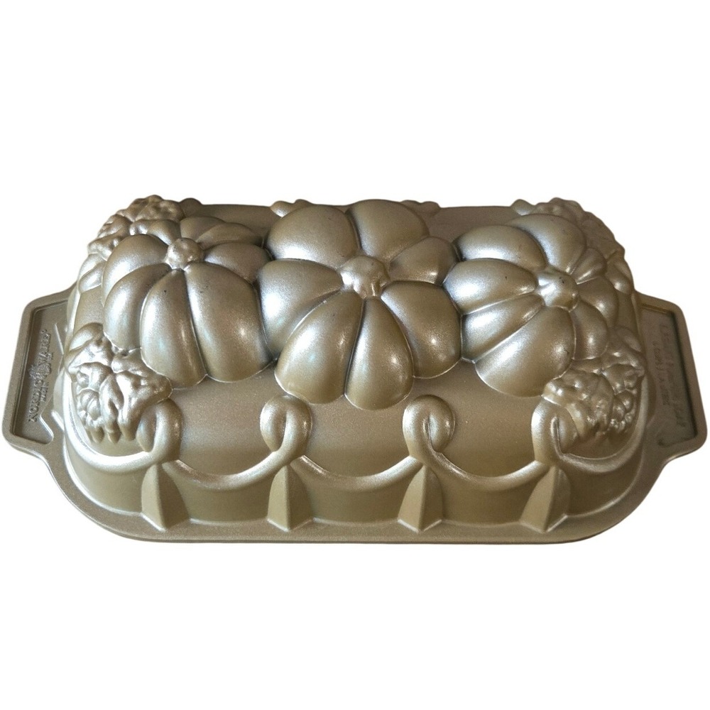 Nordicware ELEGANT‎ PUMPKIN LOAF PAN Autumn 3D Gold-toned SPECIAL Edition